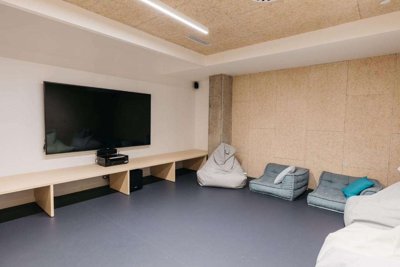 For Students Studying In Barcelona Only - Stunning Spacious Studios And Private Rooms At Pallars Student Accommodation Exterior foto
