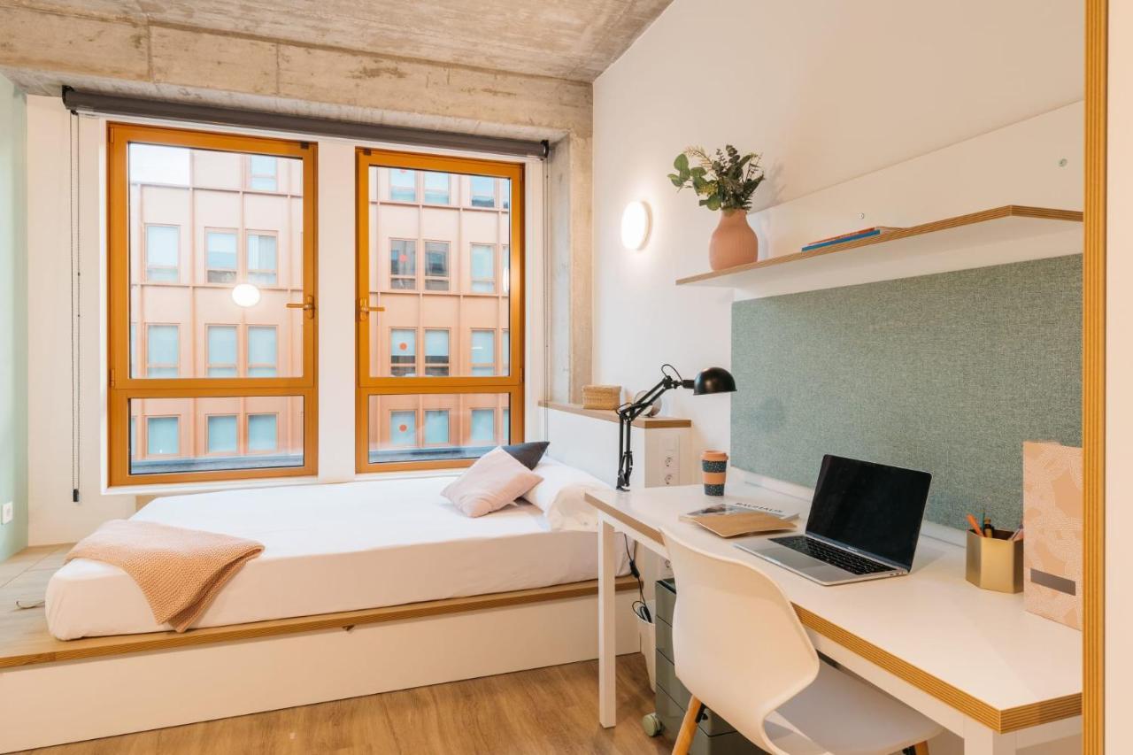For Students Studying In Barcelona Only - Stunning Spacious Studios And Private Rooms At Pallars Student Accommodation Exterior foto